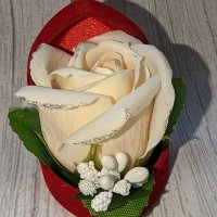 Промо бюджетен подарък с вечни рози 14 февруари 8 март свети Валентин роза букет цвете сапунени, снимка 11 - Ръчно изработени сувенири - 39316129