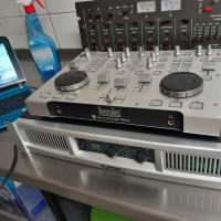 DJ конзола контролер, снимка 9 - Ресийвъри, усилватели, смесителни пултове - 44620748