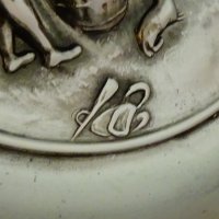 Пепелник от калай с релефна картина,подписан. , снимка 3 - Антикварни и старинни предмети - 40147257