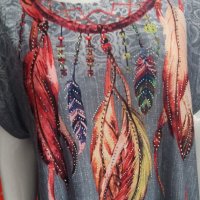 УНИКАЛНО КРАСИВА блуза с щампа "капан за сънища" и разноцветни камъчета по нея 3ХЛ размер , снимка 2 - Тениски - 37307881