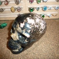 Голям череп от родонит 1407гр., снимка 1 - Други ценни предмети - 43169842
