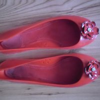 Черни  нови и червени гумени балеринки, снимка 6 - Дамски ежедневни обувки - 33554528