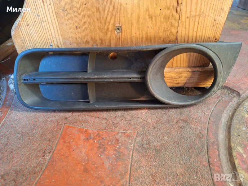 Лява Решетка Във Предната Броня За Шкода Фабия от 200-2011 Година  Skoda Fabia , снимка 1