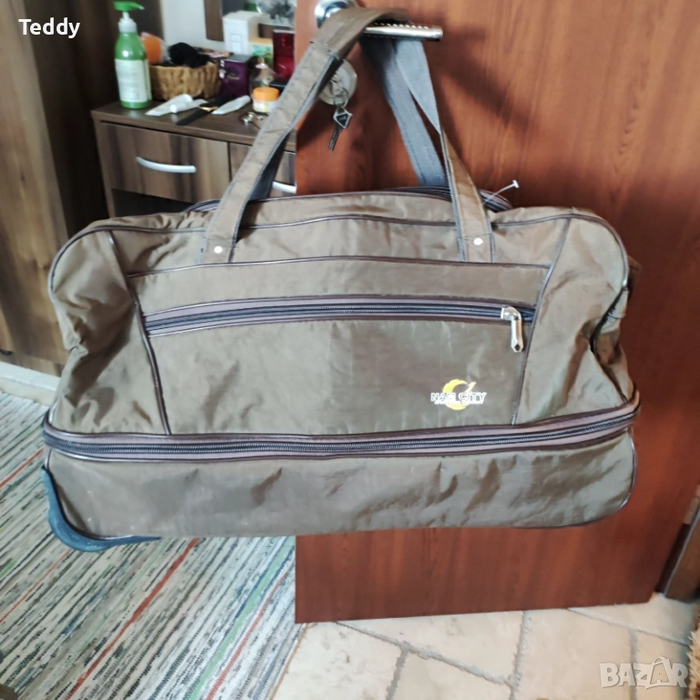 Голяма спортна чанта за пътуване с колелца и дръжка, тип куфар, снимка 1