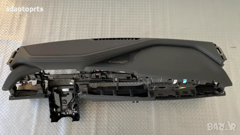 Като Ново Табло BMW 7 i7 G70 Черно със сив шев, снимка 1