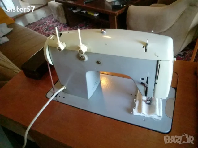 Шевна машина Naumann 8018/2, снимка 5 - Шевни машини - 50759821