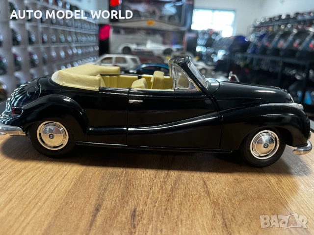 MAISTO колекционерски модел BMW 507 1955г. 1:18 мащаб,като нов 55 лв. / 28.12 €, снимка 2 - Колекции - 53499316