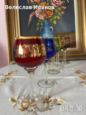 Великолепни италиански кристални чаши в различни цветове със златни орнаменти от 1970г. , снимка 4 - Колекции - 49934481