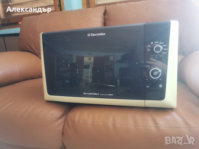 Микровълнова фурна Electrolux EMS21400W - 21 литра, снимка 3 - Микровълнови - 43558838