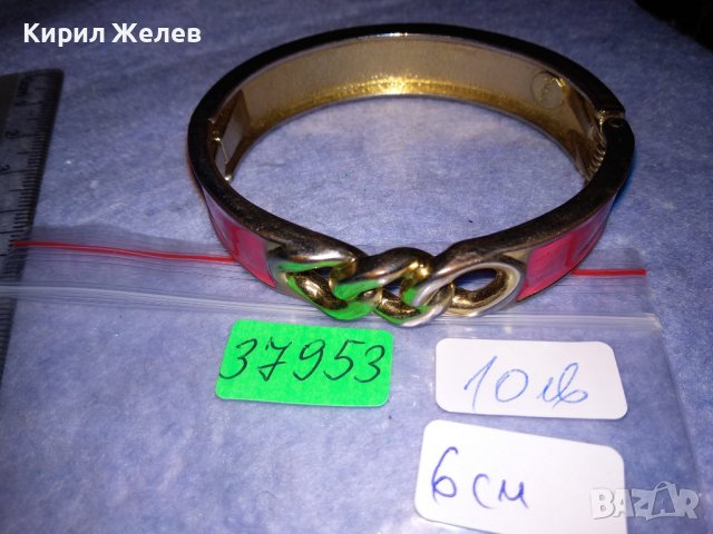 ШАРМАНТНА ЗЛАТИСТА МАРКОВА ФЕШЪН МОДЕЛ БРОНЗОВА ГРИВНА с РОЗОВ ЕМАЙЛ-ЛАК 37953, снимка 4 - Гривни - 40814197