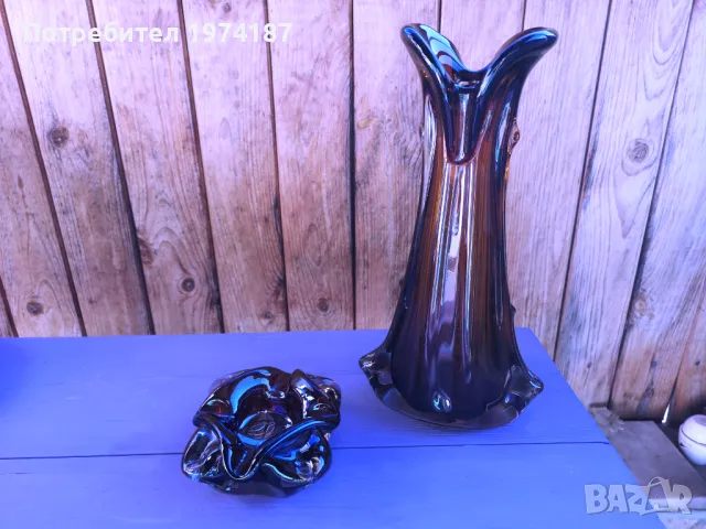 Ново. Ваза и пепелник цветно стъкло