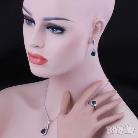 Сребърен комплект със смарагди, снимка 2 - Бижутерийни комплекти - 44886066