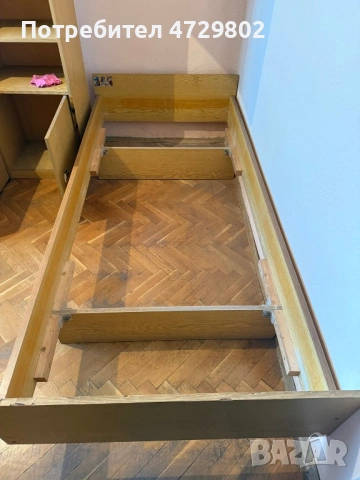 Ъглови легла с бюро и висок шкаф