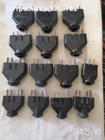 Продавам 14 броя трифазни щепсели от соца