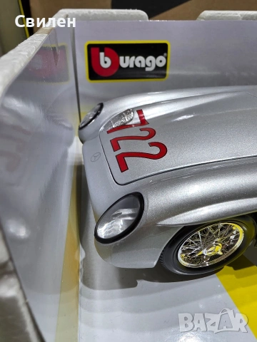 Модел на Mercedes SLR мащаб 1:18, снимка 2 - Колекции - 53128926