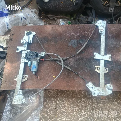 Стъкло повдигач преден Десен Ел. За Ситроен Берлинго 2000г. / Citroen Berlingo 2000y