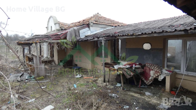 Голям парцел с постройки, с.Щипско, обл.Варна, снимка 2 - Парцели - 53230709