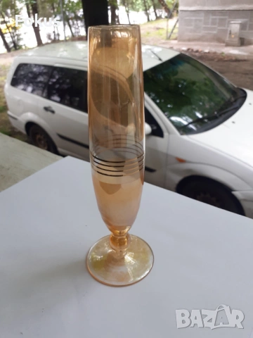 Вазичка - стъкло ваза