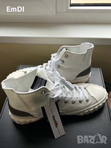 Бели кецове Kaotiko черен петък 40% off, снимка 3 - Кецове - 52123968