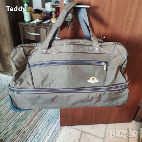 Голяма спортна чанта за пътуване с колелца и дръжка, тип куфар