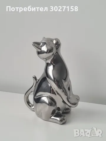Сребриста декоративна фигурка котка