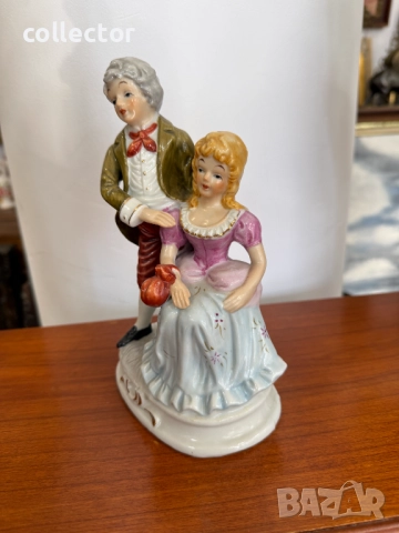 Рисувана порцеланова фигура / статуетка. №7755, снимка 3 - Антикварни и старинни предмети - 52821786