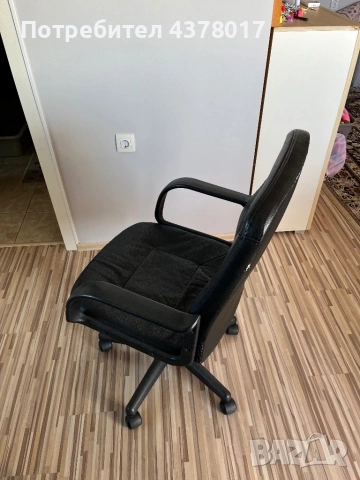 Офис стол, снимка 3 - Столове за офис - 53590960