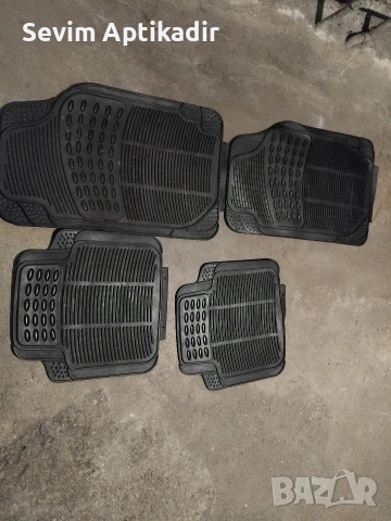 Гумени стелки комплект за автомобил , снимка 2 - Аксесоари и консумативи - 53566254