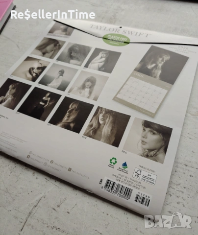 Лот от нови The Taylor book и официален календар Taylor Swift 2026, снимка 10 - Колекции - 53350993