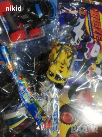  Blaze Monster Machines Машините на Пламъчко колички пластмасова фигурка играчка игра и украса торта, снимка 5 - Фигурки - 25153556