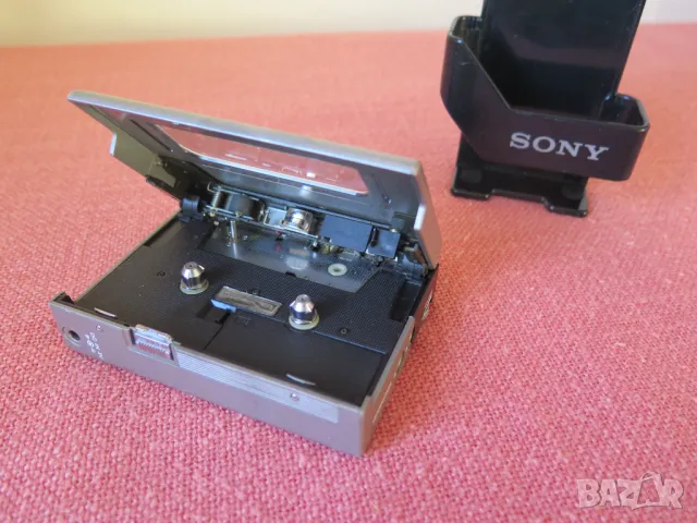 SONY WM-2 WALKMAN, снимка 7 - Радиокасетофони, транзистори - 49166979