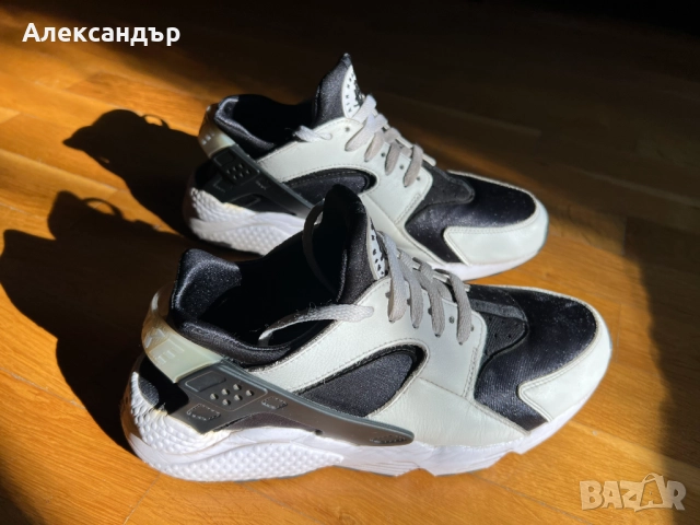 Nike Air Huarache, 42.5, снимка 2 - Маратонки - 52412478