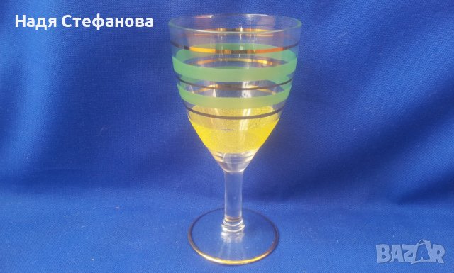 Ретро чашки за алкохол, златни кантове, цветна посипка, столче , снимка 5 - Антикварни и старинни предмети - 37982782