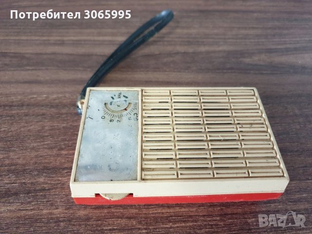 Старо радио, снимка 1 - Радиокасетофони, транзистори - 32816173