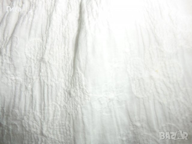 Бяла туника от плат с бродирани цветя, снимка 2 - Детски Блузи и туники - 37636154