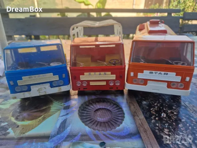 Стари Соц играчки , снимка 2 - Коли, камиони, мотори, писти - 47413506