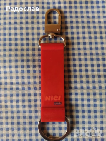 стар ключодържател Ferrari , снимка 2 - Колекции - 52982739