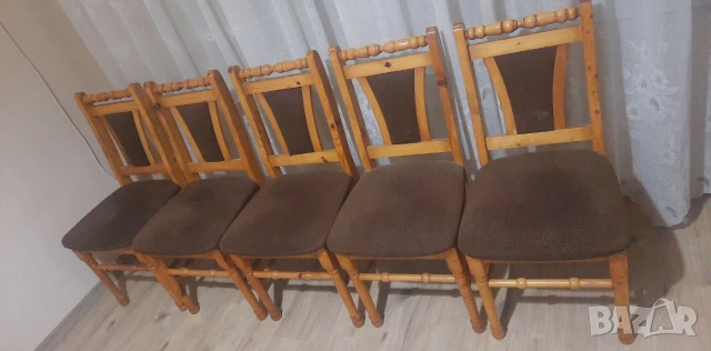 Продавам трапезни столове