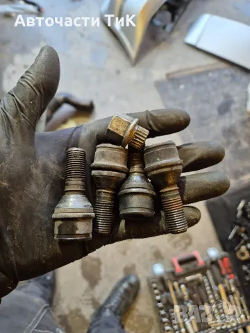 Секретни болтове от БМВ Х5, снимка 1