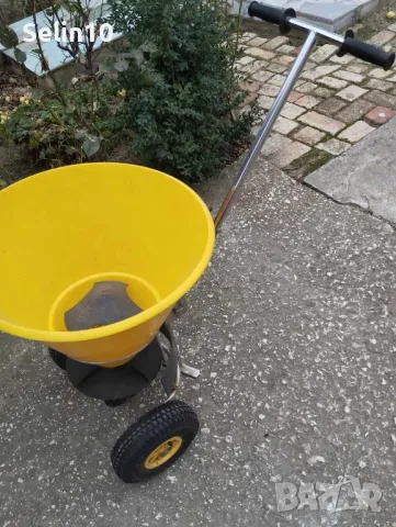 Разпръсквачка за сняг, луга, пясък и тор CHEMO - 490.00 лева, снимка 2 - Други машини и части - 49204484