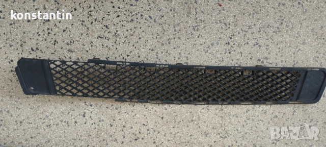 ДОЛНА РЕШЕТКА ОТ ПРЕДНА БРОНЯ МЕРЦЕДЕС С W204