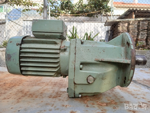 Немски мотор-редуктор, снимка 6 - Електродвигатели - 52071494