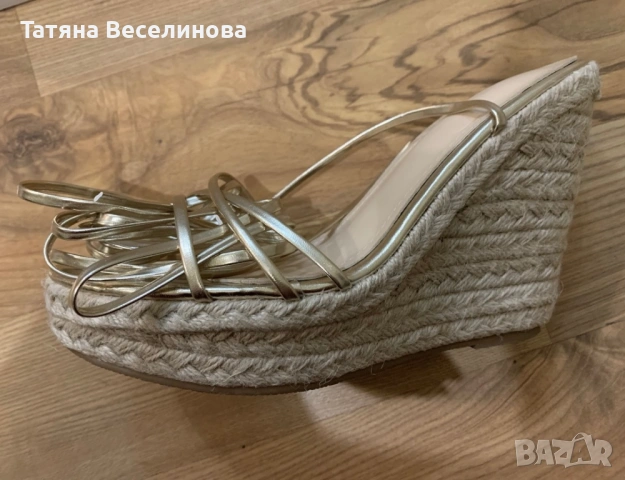 Златни сандали на платформа, снимка 9 - Сандали - 53279658
