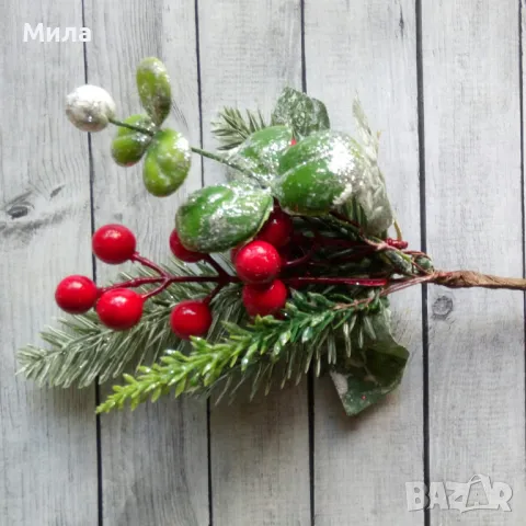 Заснежена коледна клонка 26см