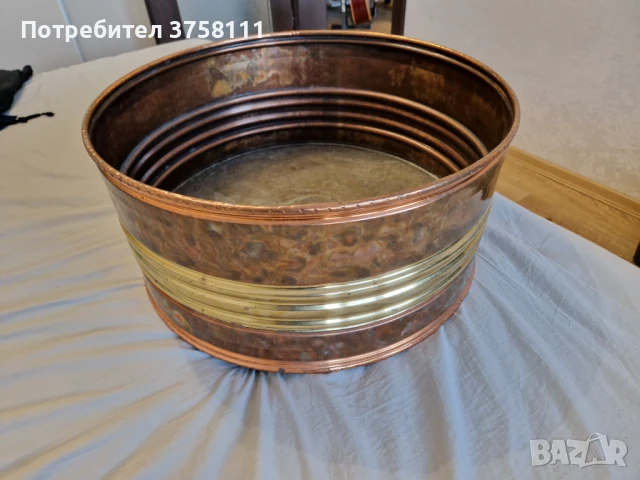 Продавам чисто нова ваза за цветя за под от кована мед и месинг италианско производство., снимка 4 - Стайни растения - 50892126