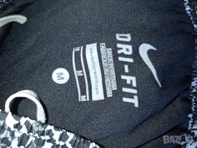  Шорти Nike M , снимка 4 - Къси панталони и бермуди - 37703118