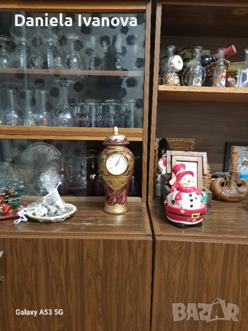 часовник, снимка 2 - Антикварни и старинни предмети - 52588591