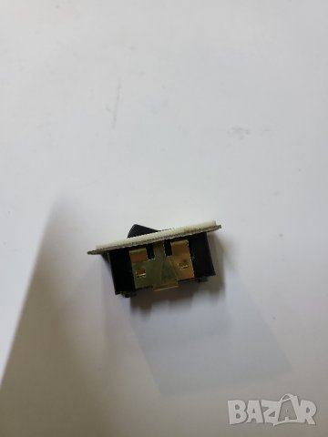 Български електрически ключ 4 амера на 250 волта - включено изключено, снимка 2 - Друга електроника - 39643149