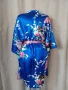 Singapore / silk /ХL/2XL Сатенен син халат / кимоно / на пауни и цветя, снимка 4