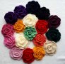 Ръчно плетени вълнени брошки - цвете, снимка 1 - Други - 34981424